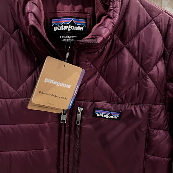 *SOLD* NWT Patagonia Women's Radalie Parka slim fit size L - Picture 4 of 8